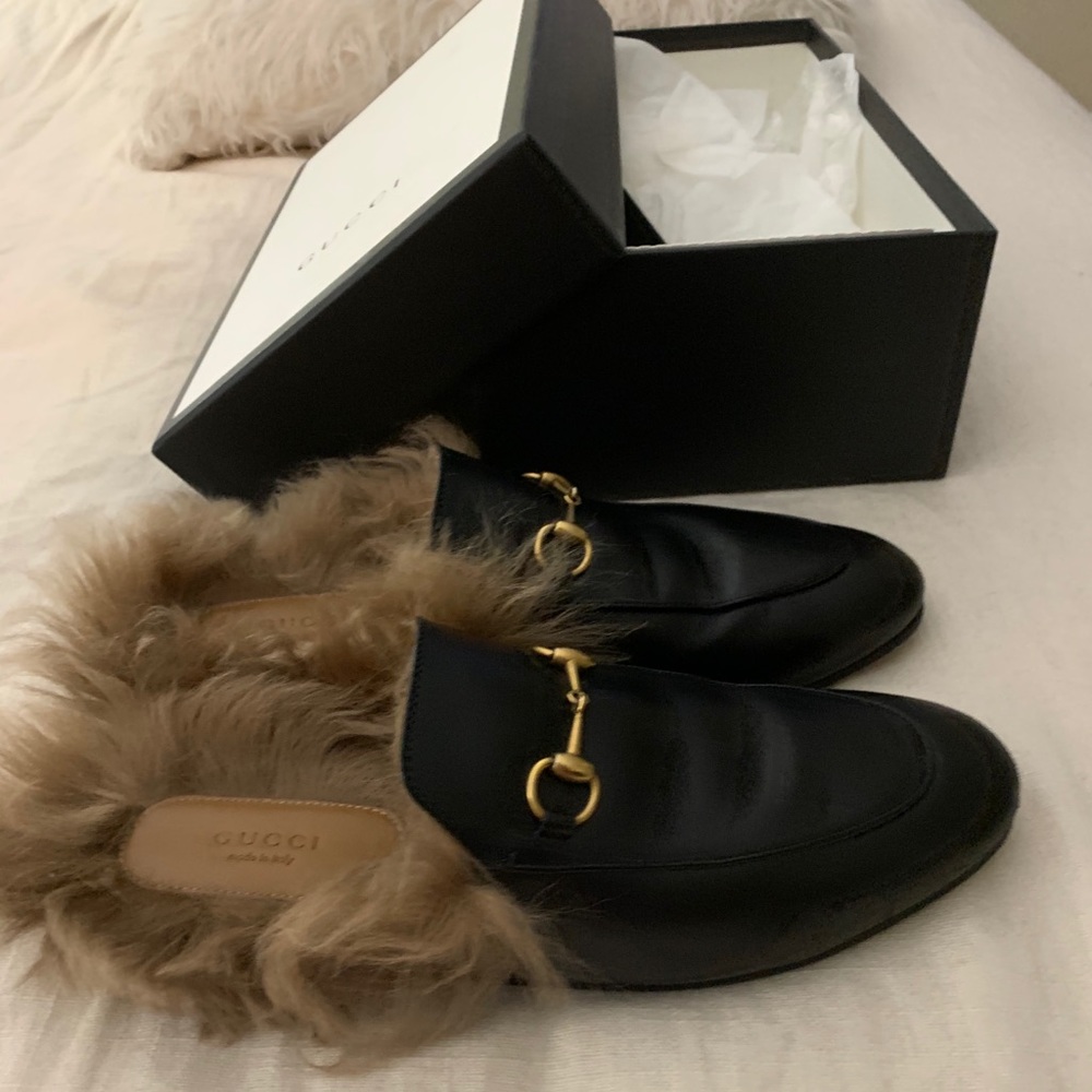 Gucci Princeton Fur Slides (Black Leather)